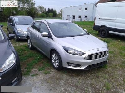 Używany Ford Focus Trend+ 120 KM (88 kW) 2017 Srebrny metalik (metallic) Sedan/Limuzyna