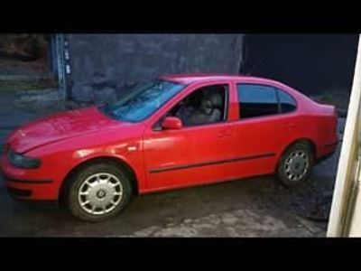 Czerwony Używany 2003 Seat Toledo Sedan/Limuzyna | 4999 zł (Dość drogi)
