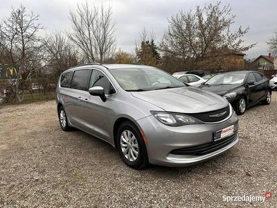 Używany Chrysler Pacifica 291 KM (214 kW) 2018 Szary Sedan/Limuzyna