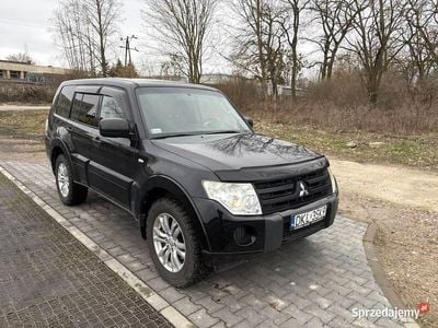 Czarny Używany 2010 Mitsubishi Pajero SUV | 63 000 zł