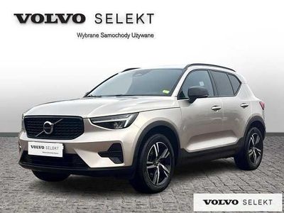 Szary Używany 2024 Volvo XC40 SUV | 159 000 zł (Dość drogi)