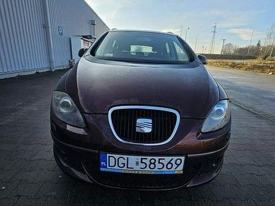 Używany Seat Altea XL 140 KM (102 kW) 2008 Bordowy Minivan