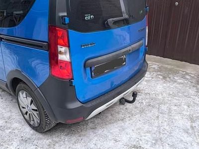 Niebieski Używany 2015 Dacia Dokker Stepway Minivan | 34 800 zł