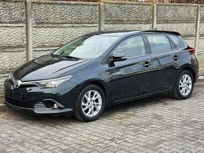 Używany Toyota Auris 116 KM (85 kW) 2016 Zielony (metalik) Hatchback