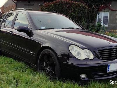 używany Mercedes C220 2003r 2.2 CDI 143konie Automat