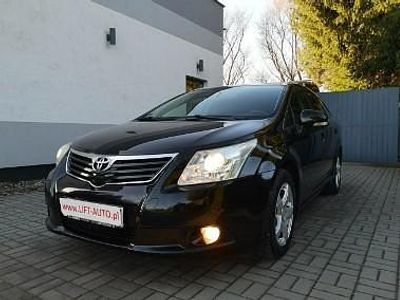 Używany Toyota Avensis 126 KM (92 kW) 2010 Czarny Kombi