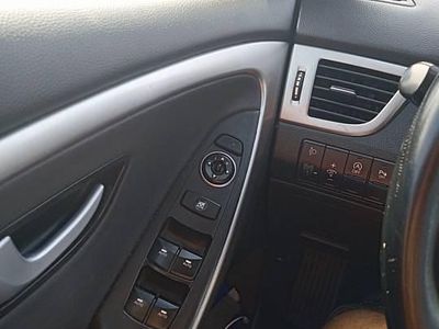 Czarny Używany 2014 Hyundai i30 Kombi | 28 800 zł