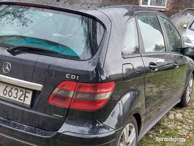 Używany Mercedes B180 2007 Czarny Minivan
