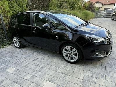 Używany Opel Zafira 140 KM (102 kW) 2016 Czarny Minivan