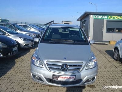 Używany Mercedes 180 2009 Srebrny Sedan/Limuzyna