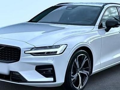 Używany Volvo V60 265 KM (194 kW) 2025 Biały (metalik) Kombi