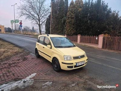 Żółty Używany 2005 Fiat Panda Hatchback | 5400 zł (Uczciwa cena)