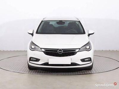 Biały Używany 2017 Opel Astra Kombi | 29 499 zł (Uczciwa cena)