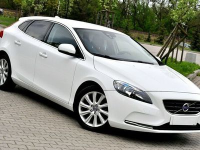 używany Volvo V40 1.6 Hdi 115KM_D2_Led_Digital_Navi_Półskóra_Pdc_