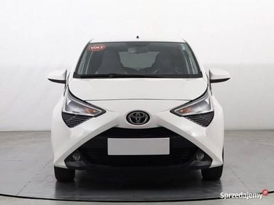 Używany Toyota Aygo 72 KM (52 kW) 2019 Biały Hatchback