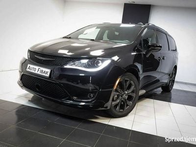 Czarny Używany 2019 Chrysler Pacifica Limited Sedan/Limuzyna | 123 500 zł