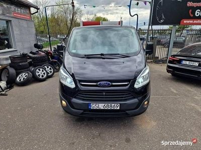 Używany Ford Transit Custom 125 KM (91 kW) 2015 Czarny Sedan/Limuzyna