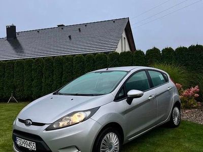 Srebrny Używany 2010 Ford Fiesta Hatchback | 15 900 zł (Uczciwa cena)