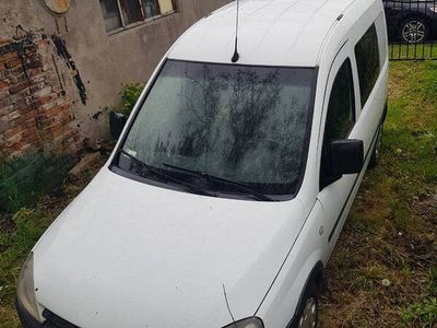 Używany Opel Combo 2010 Biały Minivan