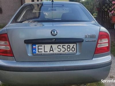 Szary Używany 2003 Skoda Octavia Hatchback | 4800 zł