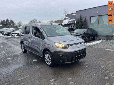 Czarny Używany 2024 Fiat Doblò Minivan | 32 900 zł