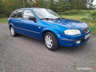 Niebieski Używany 1999 Mazda 323F Hatchback | 2999 zł
