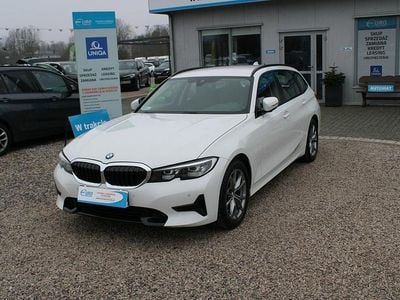 Używany BMW 318 150 KM (110 kW) 2022 Biały Kombi