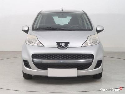 Używany Peugeot 107 68 KM (50 kW) 2010 Srebrny Hatchback