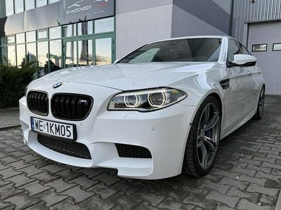 Używany BMW M5 Shadowline 560 KM (411 kW) 2014 Biały Sedan/Limuzyna