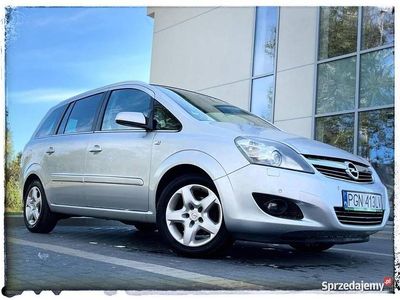 Srebrny Używany 2012 Opel Zafira Minivan | 21 500 zł (Uczciwa cena)
