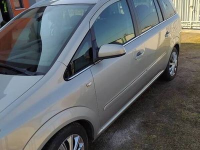 używany Opel Zafira 1.9