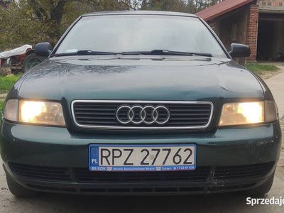 Używany Audi A4 1994 Zielony Sedan/Limuzyna