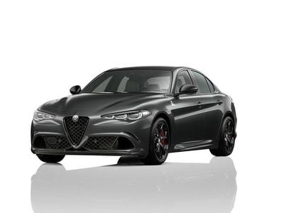 Nowe Alfa Romeo Giulia Quadrifoglio 520 KM (382 kW) 2025 Lakier metalizowany szary  vesuvio grey Sedan/Limuzyna