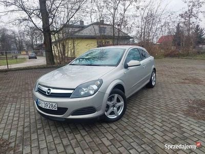Złoty Używany 2008 Opel Astra GTC Coupe | 7700 zł (Dobra cena)