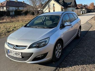 Używany Opel Astra 2015 Srebrny Kombi