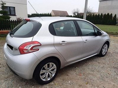 Używany Peugeot 208 92 KM (67 kW) 2012 Srebrny Hatchback