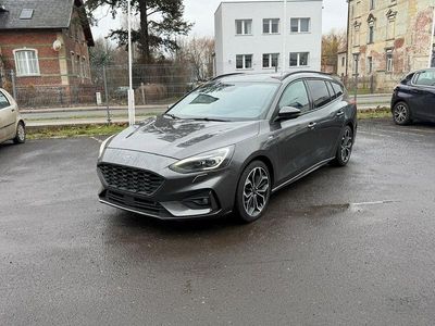 Używany Ford Focus ST-Line 182 KM (133 kW) 2019 Szary (metalik) Kombi