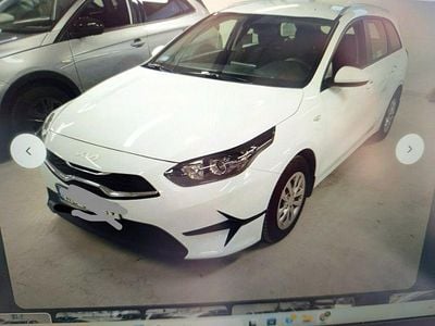 Biały Używany 2022 Kia Ceed Hatchback | 54 600 zł (Super Cena)