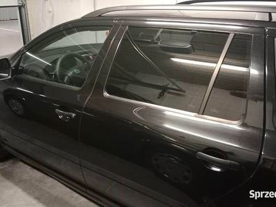 Czarny Używany 2012 Skoda Octavia Kombi | 36 000 zł