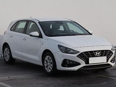 Używany Hyundai i30 110 KM (80 kW) 2021 Biały Hatchback