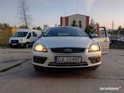 Używany Ford Focus 2006 Srebrny Hatchback