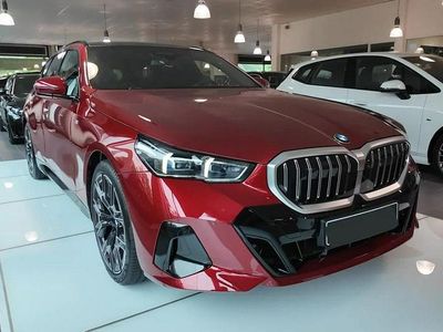 Używany BMW M550 197 KM (144 kW) 2024 Czerwony Sedan/Limuzyna