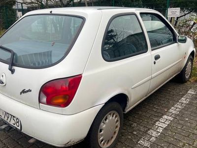 Biały Używany 1996 Ford Fiesta Ghia Hatchback | 5000 zł