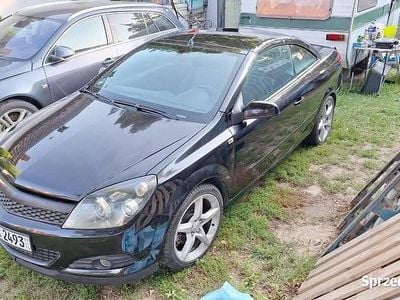 Używany Opel Astra Cabriolet 150 KM (110 kW) 2008 Czarny Kabriolet