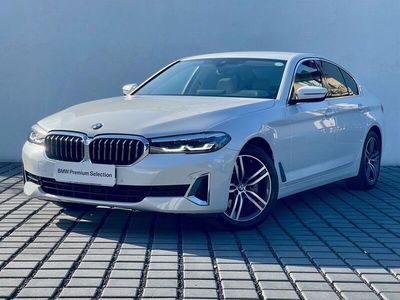 Biel mineralna metalizowany Używany 2022 BMW 520 Luxury Line Sedan/Limuzyna | 209 000 zł