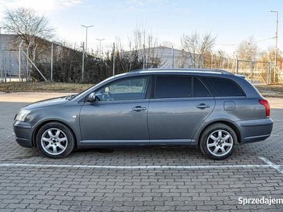 Używany Toyota Avensis 2004