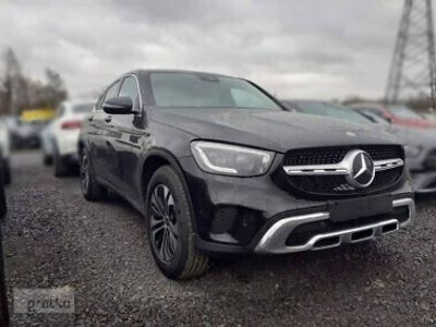 Używany Mercedes GLC200 197 KM (144 kW) 2022 Czarny SUV