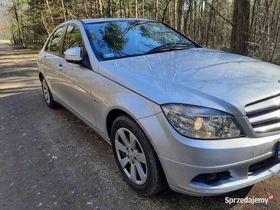 używany Mercedes C220 170 km Sedan automat stan b.db