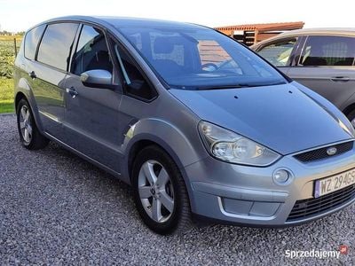 Szary Używany 2009 Ford S-MAX S Minivan | 17 500 zł (Uczciwa cena)