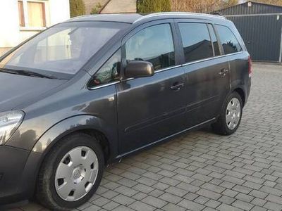 używany Opel Zafira B